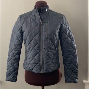 Banana Republic quilted jacket in black. Size PXS.